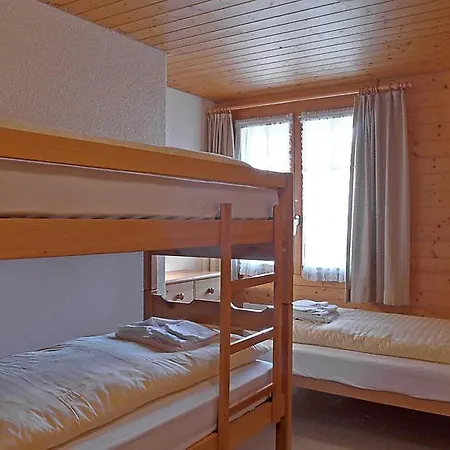 Sleeps 10 Wifi Apartment
